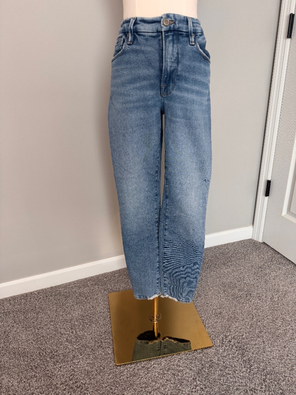 Good American High Rise Straight Leg Jeans Size 4/27 Raw Hem